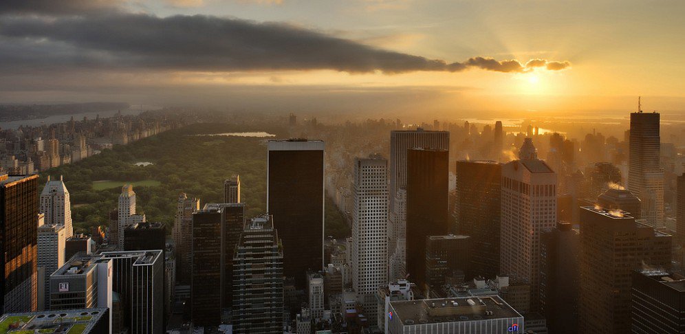 typical_NewYork's tweet photo. Рассвет в Нью-Йорке https://t.co/MSsfWGCBsd