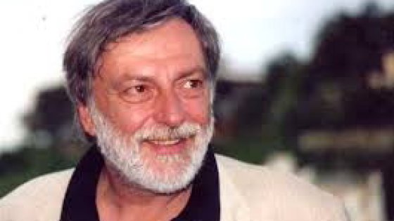 repubblica's tweet photo. Emergency, a Stoccolma consegnato a Gino Strada il Premio Nobel Alternativo https://t.co/PaPNFI0YfF https://t.co/XjoHDIjDd0