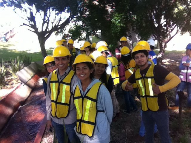iigercc_unicach's tweet photo. Junto al Dr. Emmanuel Díaz Nigenda, nuestros alumnos visitan Planta de Tratamiento de Aguas Residuales Tuchtlán https://t.co/aiWjLM0wll
