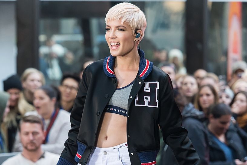 jasonlipshutz's tweet image. First #2015Breakout artist is @halsey! Today's a full day dedicated to her 2015 dominance: fuse.tv/2015/11/how-we…