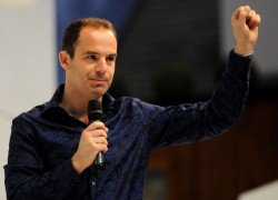 KickAssTwee's tweet image. Money Saving Expert Martin Lewis donates £500k to ... bit.ly/1Q8KDQh #KickAss | twibble.io