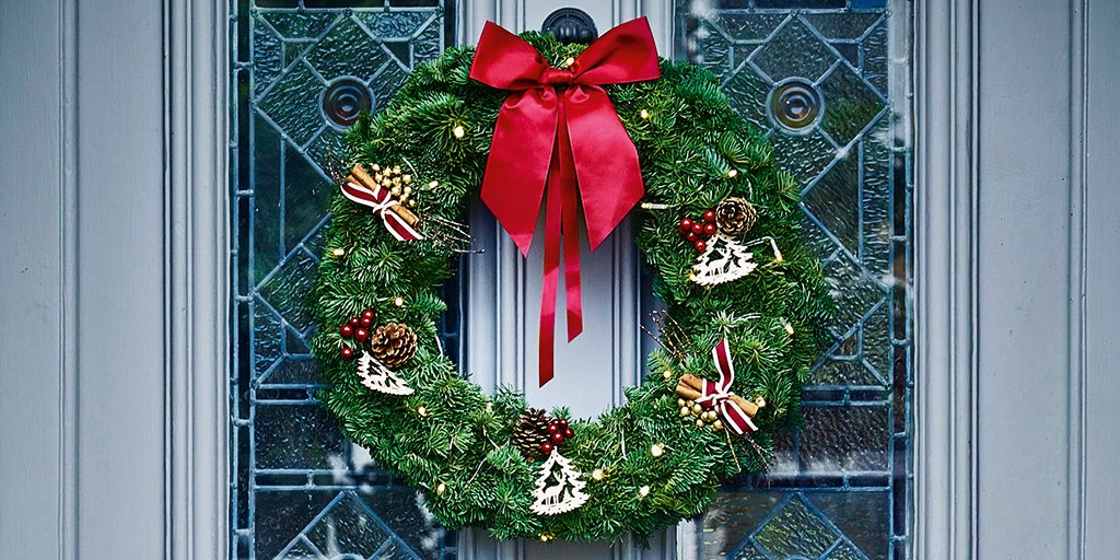 waitrose's tweet photo. What special moment #MakesChristmas for you? Tweet us &amp; share photos for the chance to win: https://t.co/idl6N1F0no https://t.co/Nq0C16JATY