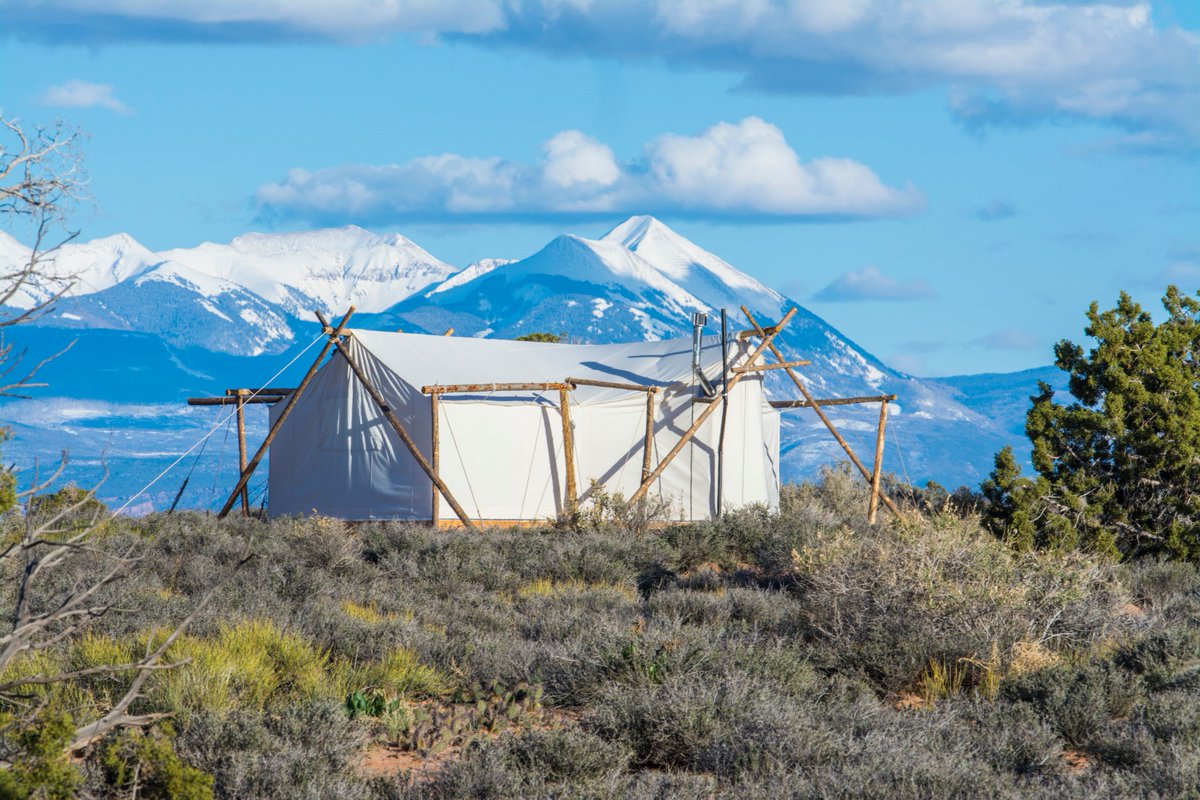 MoabUnderCanvas's tweet photo. Give that special someone the gift of an Under Canvas getaway this Christmas!  #moabundercanvas #glamping #camping https://t.co/P9SbpJJBpz