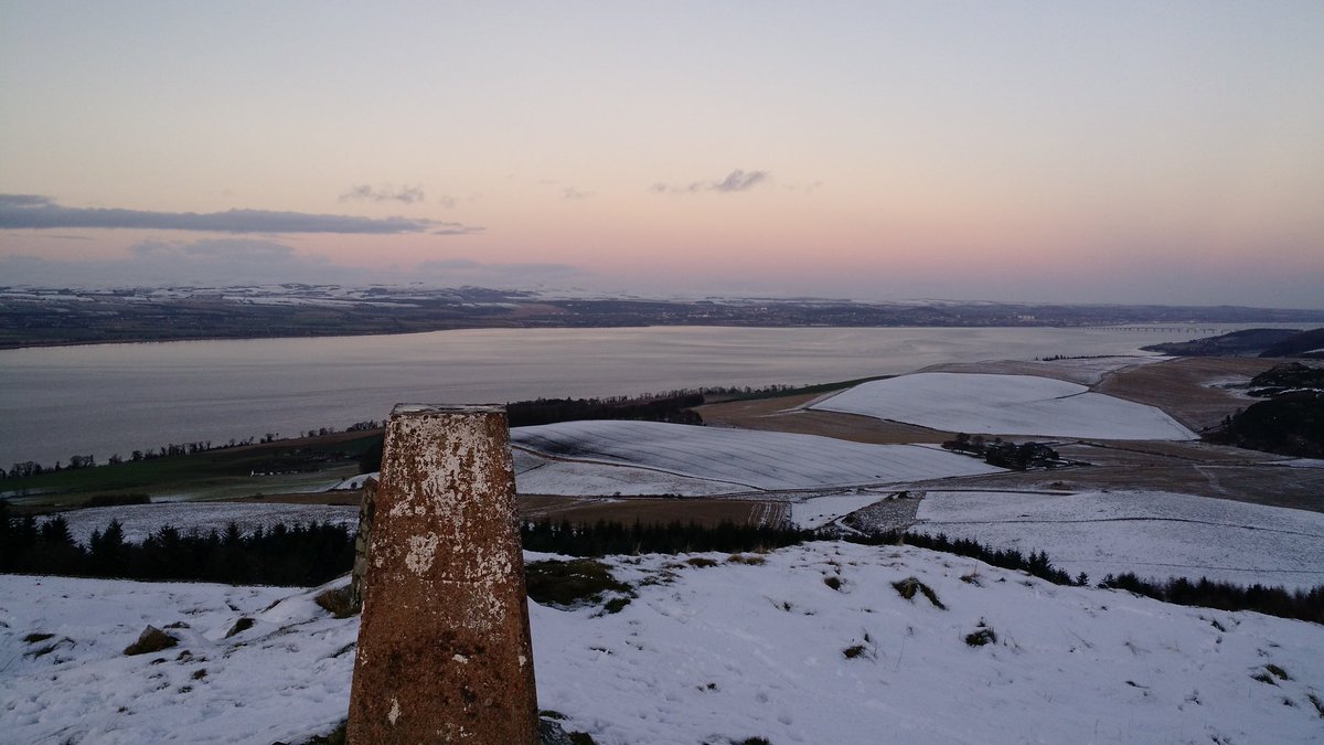 WillGoad1's tweet photo. #RiverTay #NormansLaw in the #snow https://t.co/WUJiy20Kex