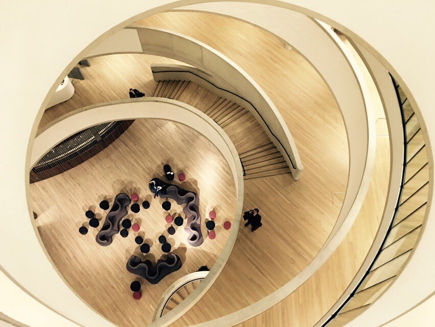 VichyMwirichia's tweet photo. Iconic building opens @BlavatnikSchool of Government. #Oxford #MPP2015. More to come. https://t.co/UFF6uaEA4P