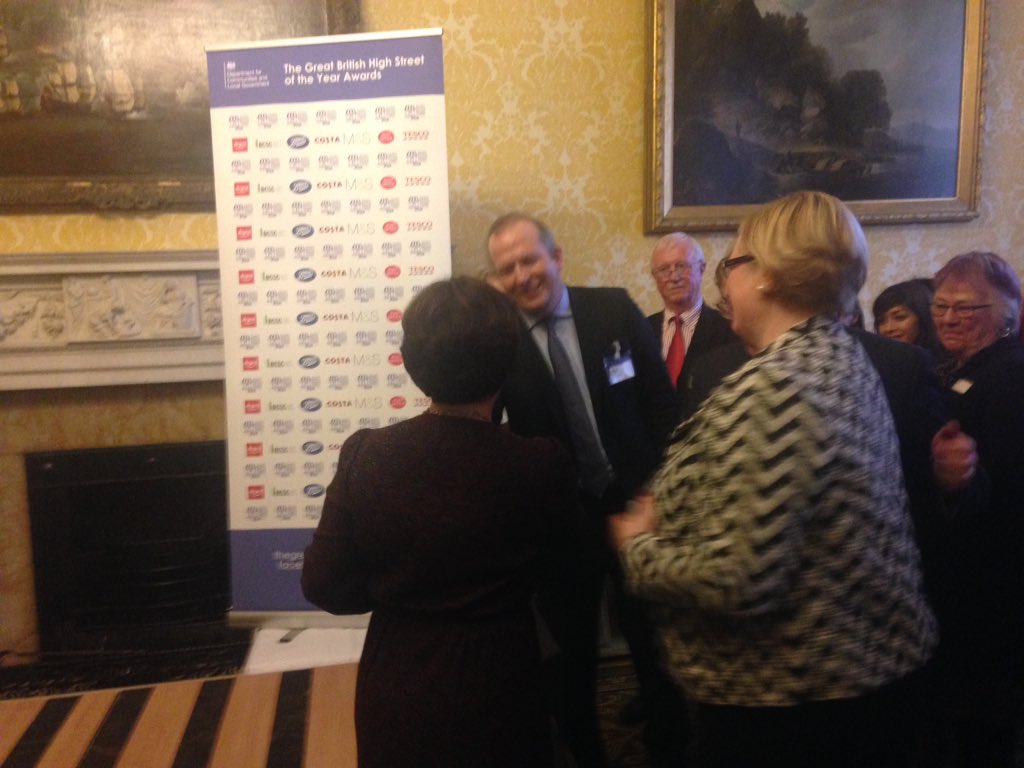 OxCopy's tweet image. RT @TheGBHighSt: Congratulations Helmsley, winners of best market town! #GBHighSt @VisitHelmsley  // Gutted :(