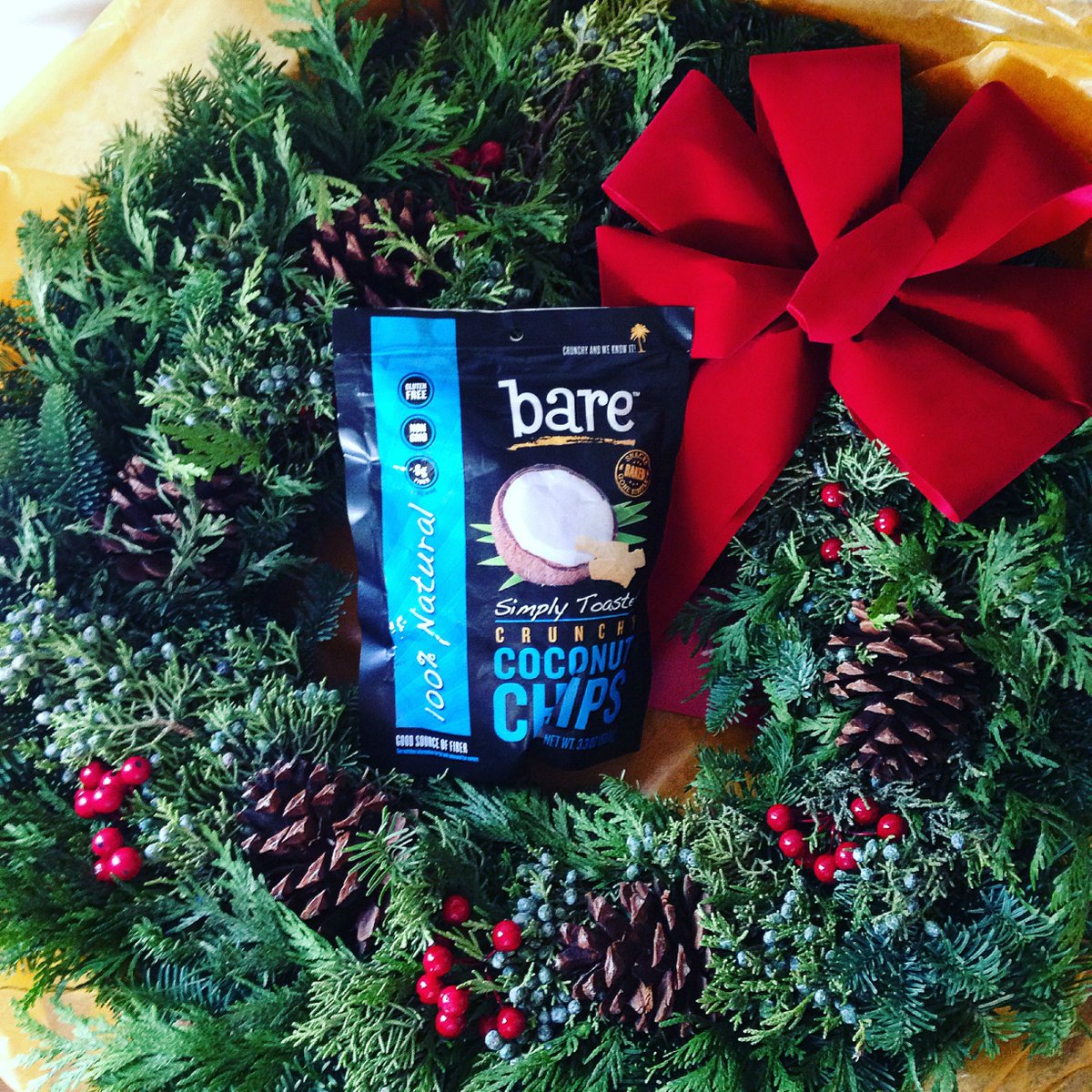 BareSnacks's tweet photo. Give the gift of crunchy fruit chips! Buy bare online https://t.co/HrAUW3Entm #Amazon #CyberMonday #baresnackattack https://t.co/o6ShT7yuR4
