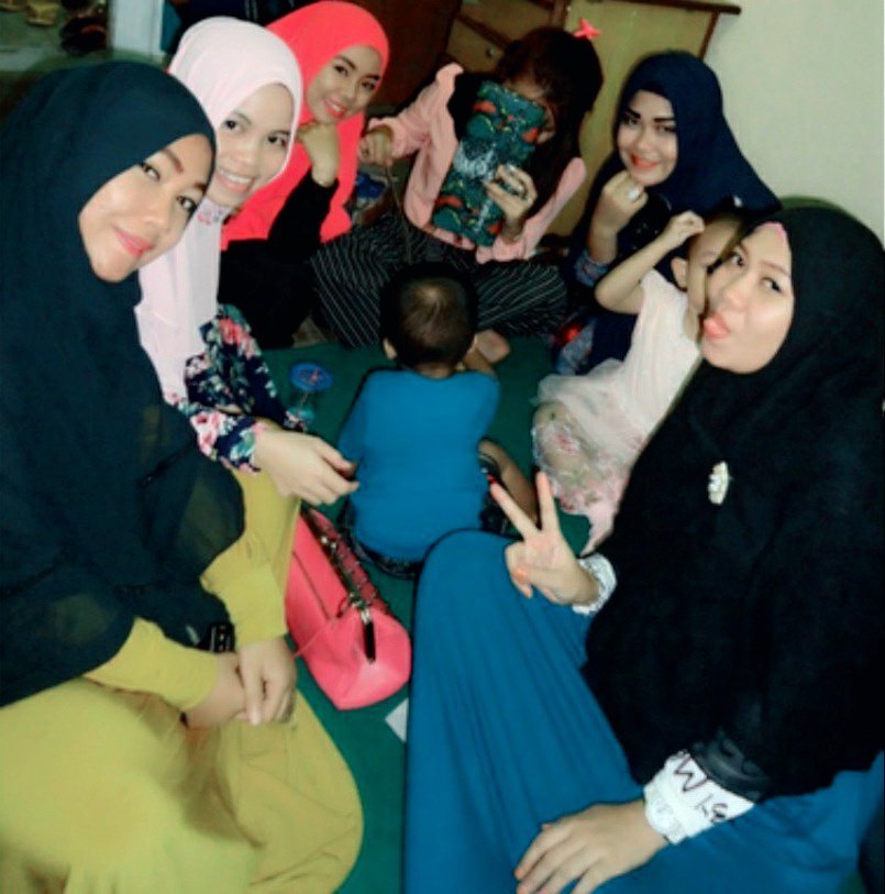 meME99A's tweet photo. @CIPIshakeSHE @IndahPrimasari3 @yonaganesha @NINAshakeSHE @DESTRIshakeSHE https://t.co/etJXtWpaio