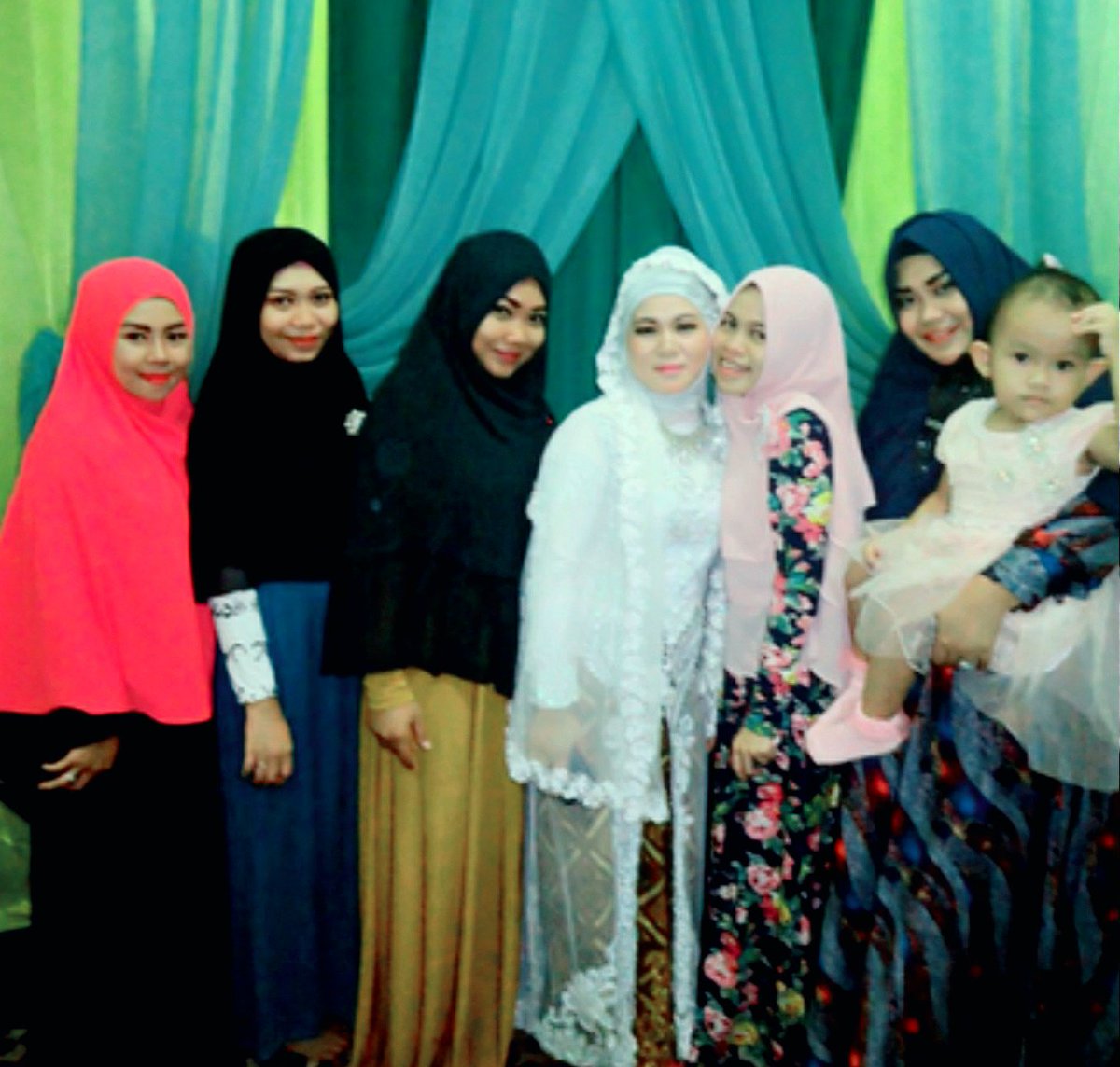 meME99A's tweet photo. @IndahPrimasari3 @DESTRIshakeSHE @CIPIshakeSHE @NINAshakeSHE https://t.co/ADGtUz8tfw