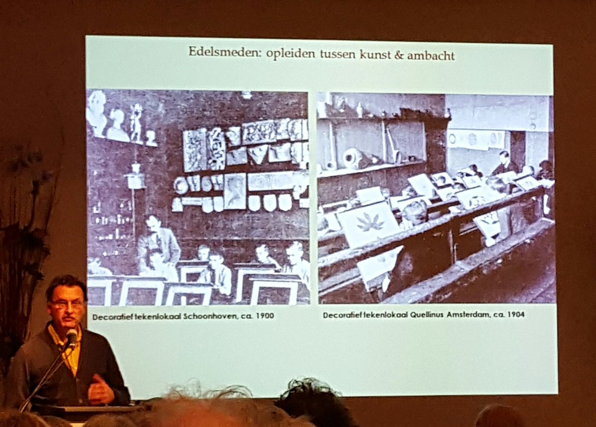 zilvermuseum's tweet photo. Verschillen tussen tekenlokaal vakschool links en kunstnijverheidsonderwijs rechts rond 1900. #zs2015. https://t.co/WQHWUVMYss