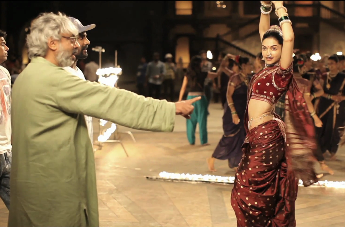 TheSecondPlanet's tweet photo. Deepika and SLB #MakingofPinga https://t.co/gdqKlk1TdZ
