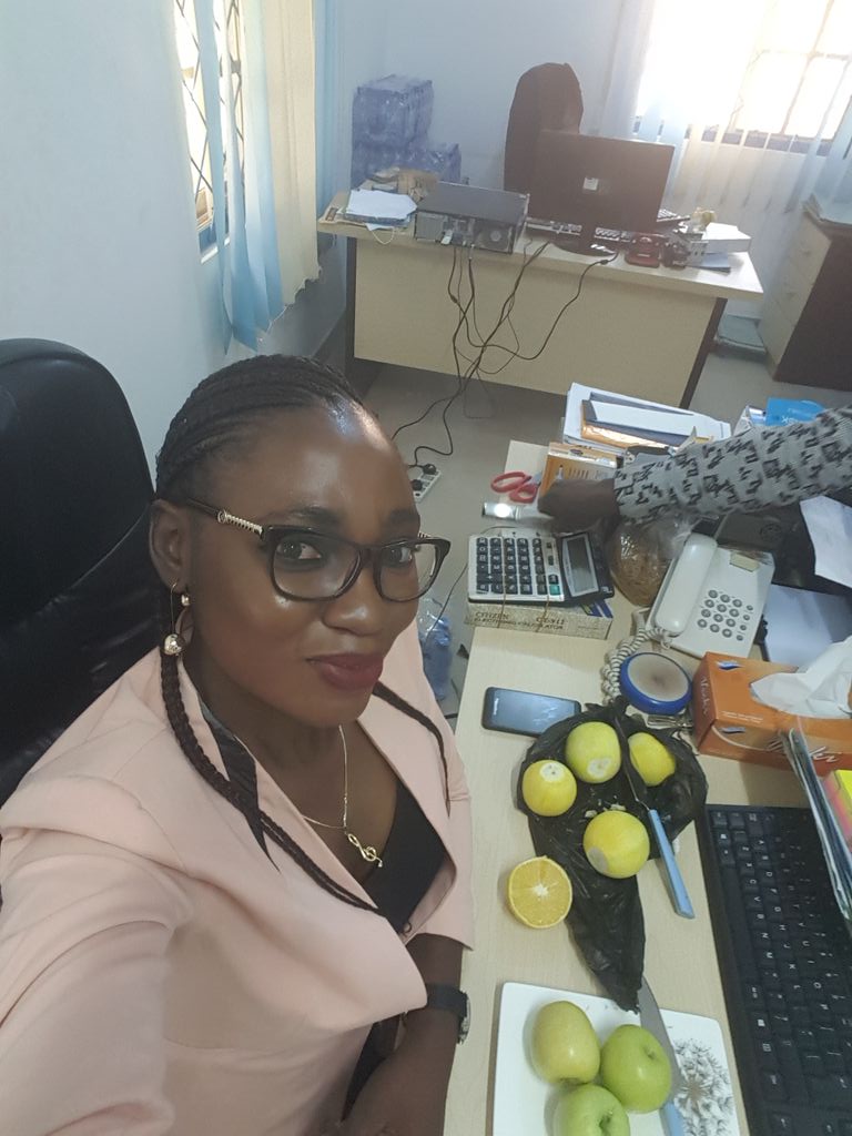 MizMystique's tweet image. #Foreheadgang #oilyface #busybrows #mondaybehaviour 😉