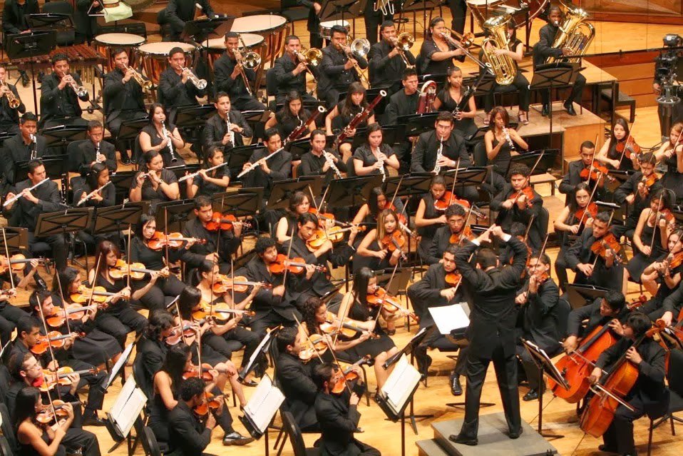 elsistema's tweet photo. 1 | 12 Orquesta Sinfónica de Juventudes Francisco de Miranda | #Cnaspm | 5 pm - https://t.co/aZfQpcqJHs https://t.co/sMurgZAIvT