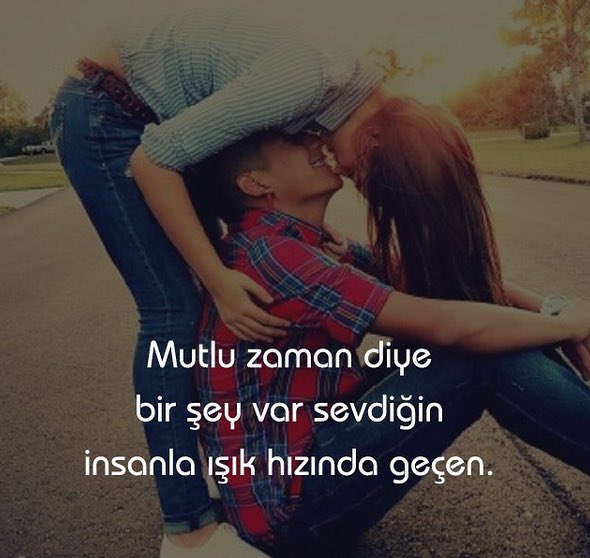 ResimeBak's tweet photo. Mutlu zaman diye bir şey var sevdiğin insanla ışık hızında geçen. https://t.co/yP0RmOk27J