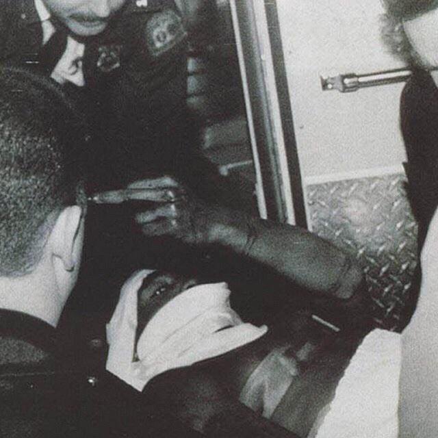 evboogie's tweet photo. Tupac Shakur was shot five times at Quad Studios in New York City on this day in 1994. https://t.co/0qGIg75Icz