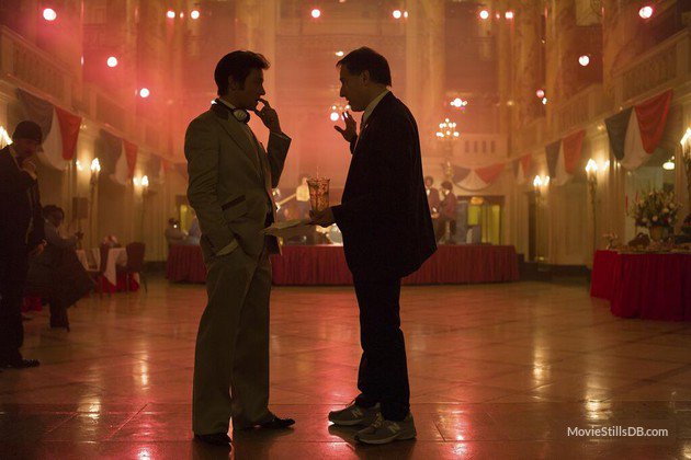 UnofficialJR_PR's tweet photo. #DirectorsOpinion #DavidORussell on @Renner4Real &amp; breaking type in #AmericanHustle https://t.co/7yq6VLKNoD https://t.co/sJcRJRn3yJ