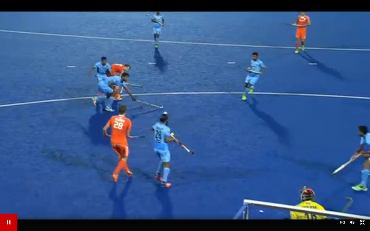 HockeyStyle's tweet photo. #HWL2015 #NEDIND mooie poging van #SevevanAss levert helaas (nog) geen 2e doelpunt op, maar groen voor IND 11v10 dus https://t.co/fIcKHCAkI1