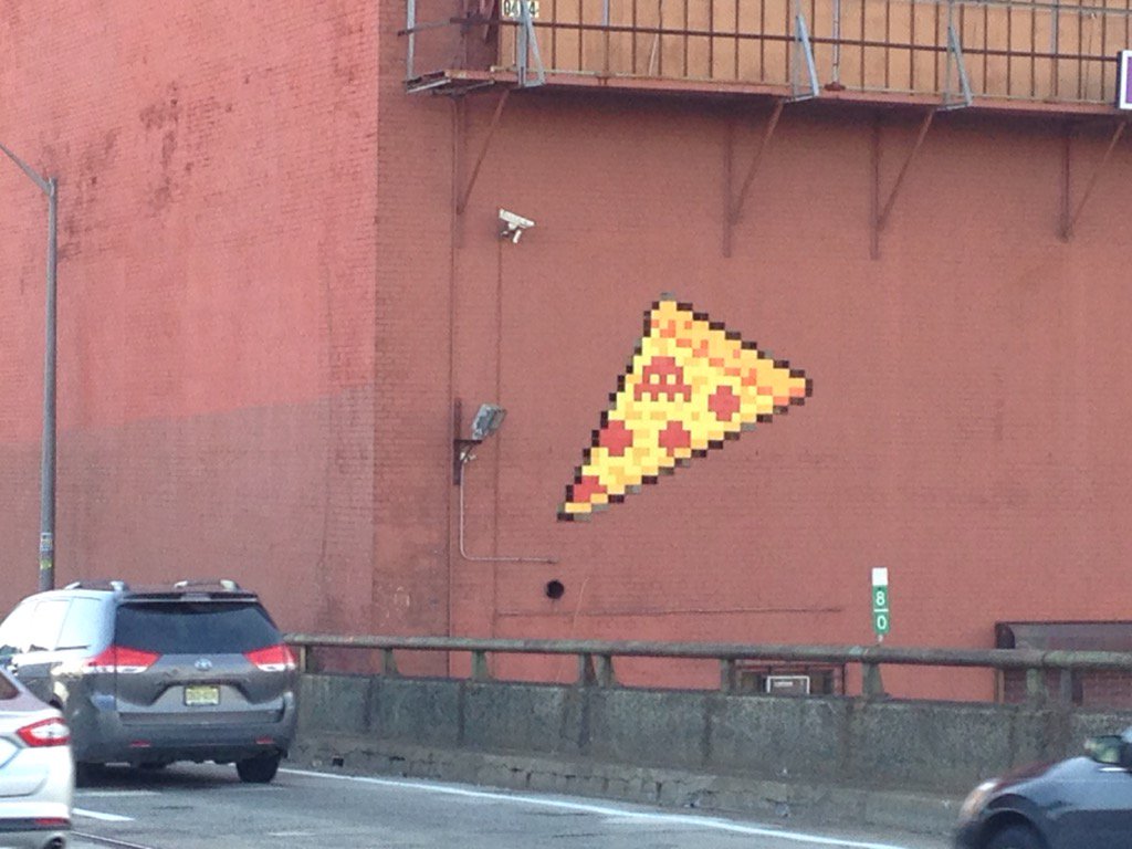 mk13prisco's tweet image. I am not an expert but is a #spaceinvader piece .
Route 139 approaching the Lincoln tunnel #graffiti