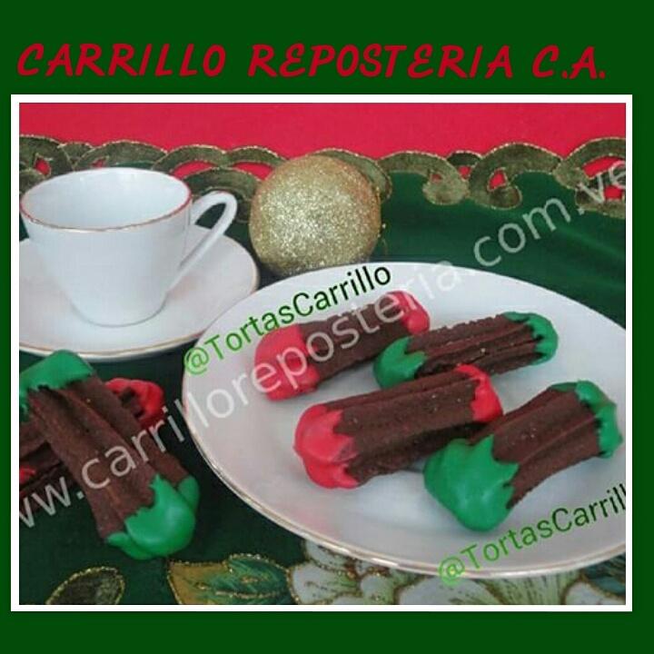 JosefaCarrill23's tweet photo. Deliciosos troncos de navidad para acompañar el cafe 04142426803 instagram: carrilloreposteria  CARACAS https://t.co/E9q1zvPRLU