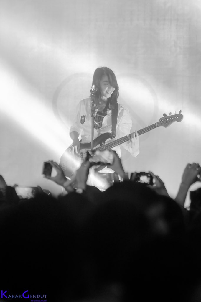 Yudi_Ch4ndra's tweet photo. cepat pulih kembali yaa @veJKT48 ,
pengen ngeliat kamu mencabik BASS lagi & ngeBand,
#GWSVeranda #SemangatVEranda https://t.co/XrQuLNtzcf