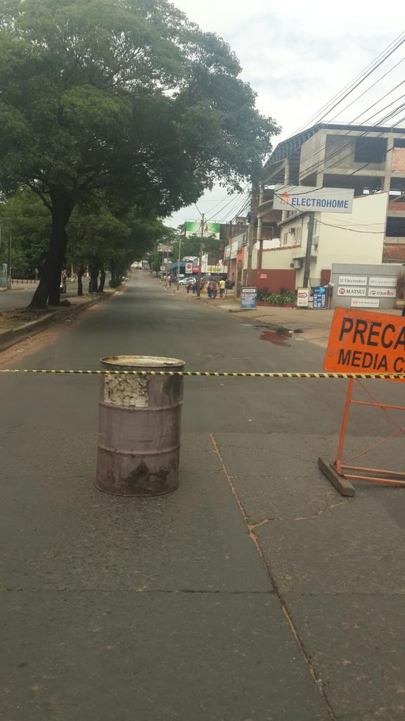 asu_transito's tweet photo. Recapado Rca. Argentina desde Caaguazu con dirección Sur @AsuncionMuni @AsuBacheando https://t.co/18CiAXzwWg