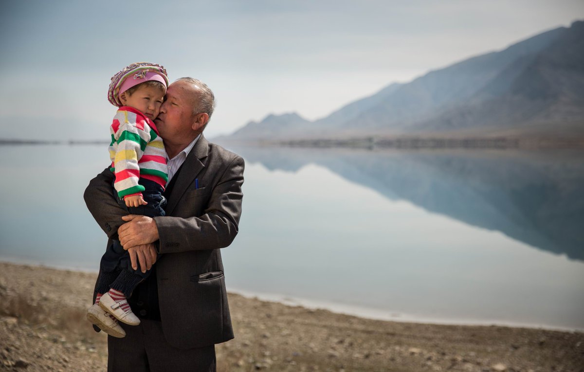 New Publication: Children and the changing climate  bit.ly/1NY5zou via <a href="/UNICEF_uk/">UNICEF UK</a> #COP21