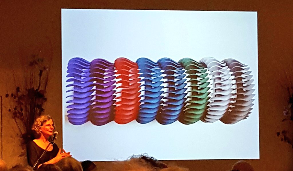 zilvermuseum's tweet photo. 3D nylon sieraden 'geprint' met laser in nylon poeder. Door andere materialen, nieuwe mogelijkheden. #zs2015 https://t.co/nxDUK55DtG