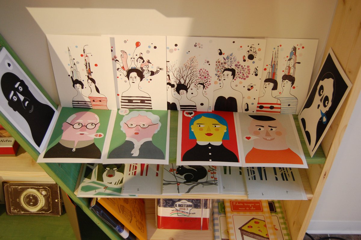 AzarMc's tweet photo. Oltre i bit, la Carta. #DaTandem e presto online, la nostra selecta di agende, Sketchbook e (s)oggetti illustrati <3 https://t.co/rHXJJFyBE7