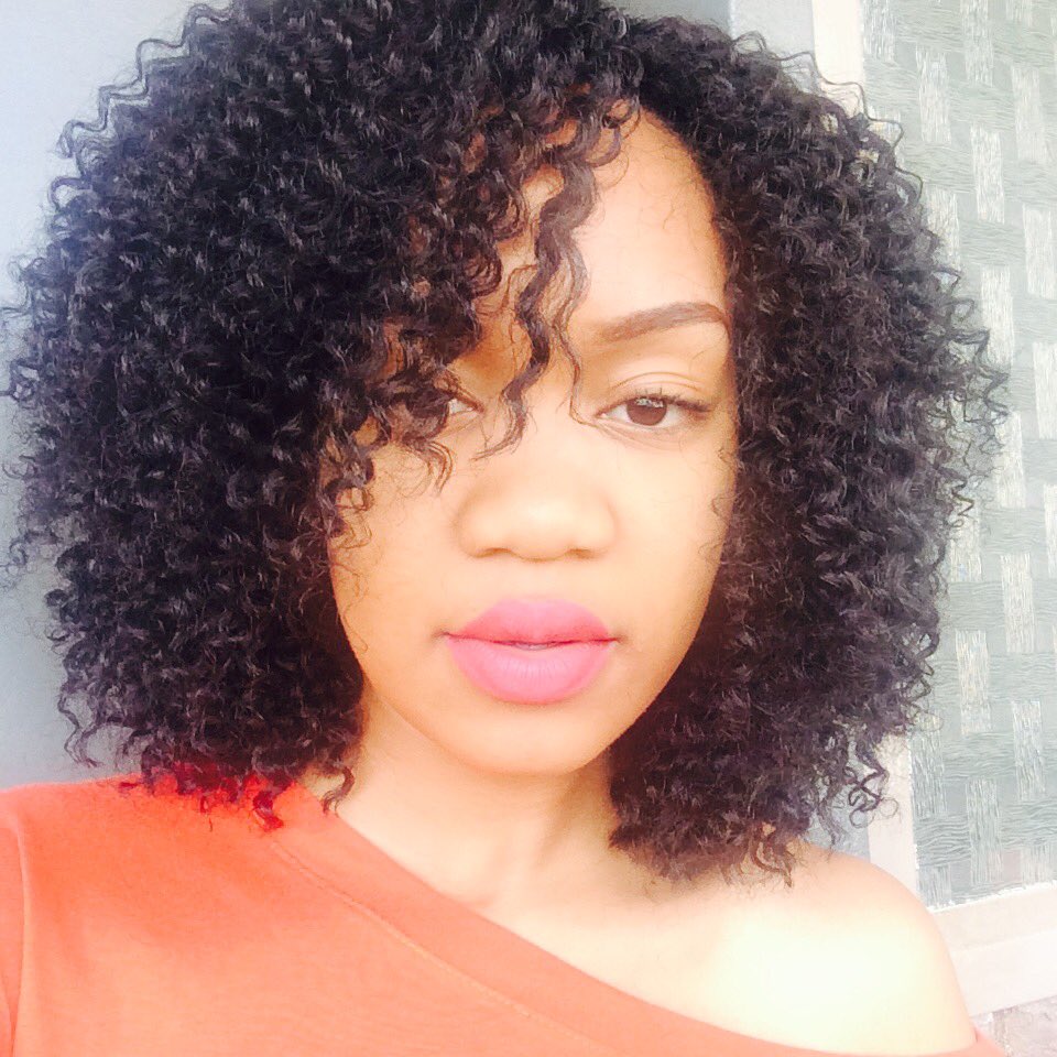 Refilwe_Litchi_'s tweet photo. Just had to show off my new hairdo
#FleekingAtItsBest
#BigHairGame https://t.co/x9M2kuec0x