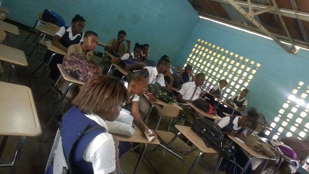 AvoniaElizabeth's tweet photo. St. Andrew Technical High #LiveLikeAChampion Week 1 and 2 #blastfromthepast https://t.co/J6enGovki4