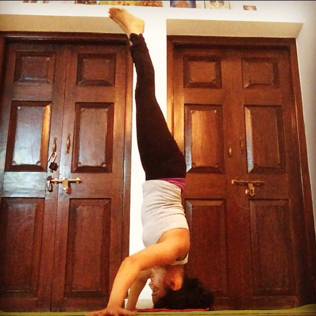 koru_yoga's tweet photo. It's has been a fun filled month indeed! Day 30 #coreofgratitude #headstand #inversions #yogaeverydamnday https://t.co/cVhcg1YLbc