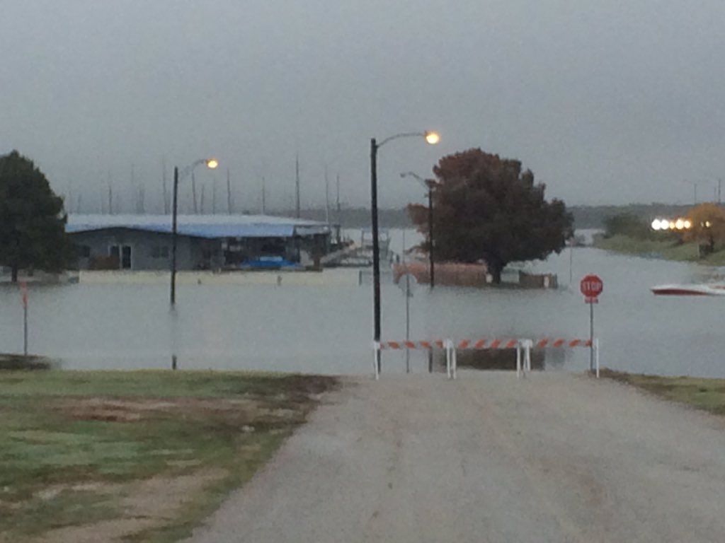 cbs11Robbie's tweet photo. More rain. More flooding at #JoePool lake. @CBSDFW #cbs11wx It's a bad news deja vu @CBS11JeffJam @ScottPadgettCBS https://t.co/a5I8mxl9yY
