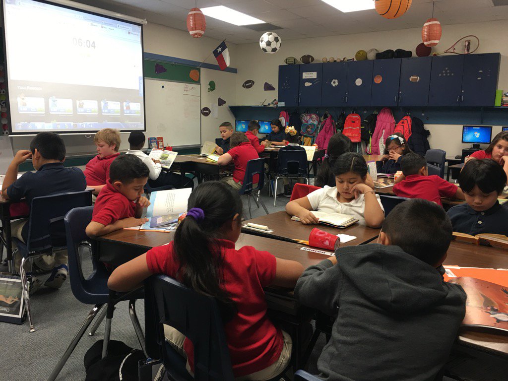 MrsMarshallHall's tweet photo. Read-a-thon IN PROGRESS @GoodwinCandi @Bullock_Bears #gisdarea3 #gisdlearning #BullockRocks #FutureReady https://t.co/oeekdiQLid