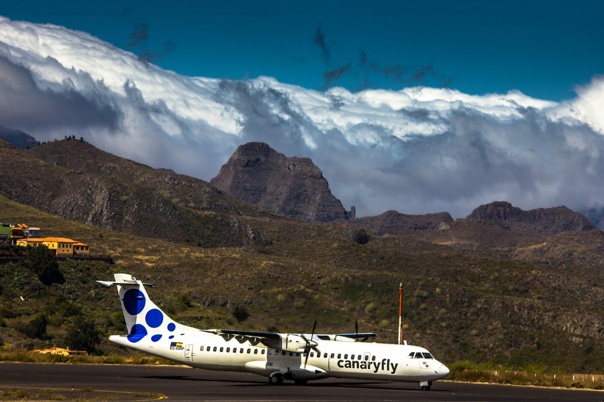 basquespotting's tweet photo. #RepetimosFoto, esta vez para la iniciativa #SPOTTIFLY de @Canary_Fly https://t.co/iDb8LF3piR