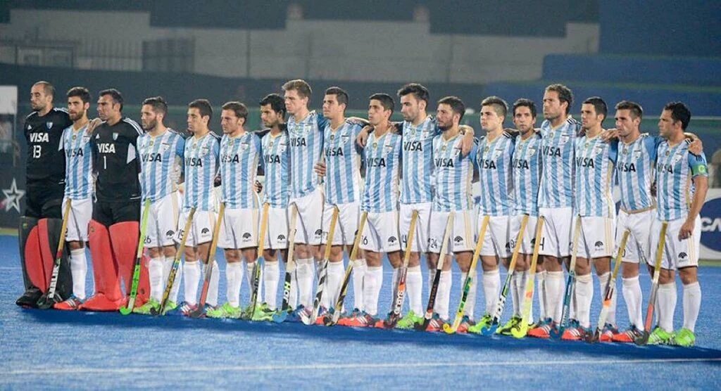 ReHockista's tweet photo. Hoy juegan ellos❤ con todo hoy!! #Leones https://t.co/NFuCAJJSTk