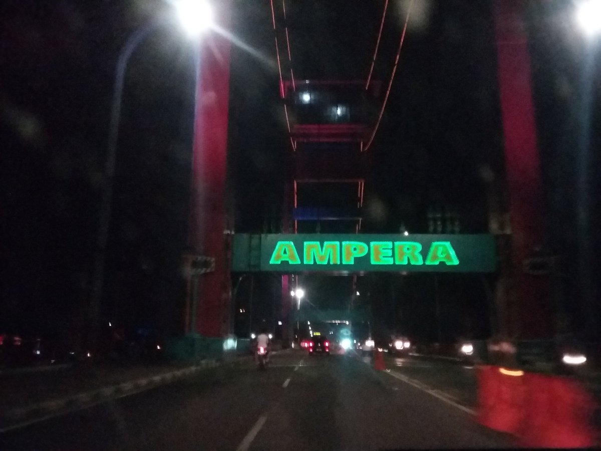 semiotika tweet media