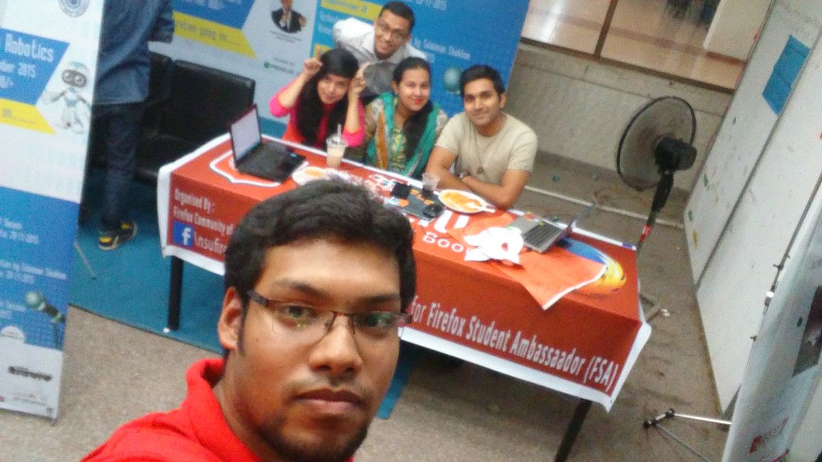 ahnat16's tweet photo. Thanks to our awesome FSA team for helping with the #fxwin10 booth at nsu. #nsufc #nsufsa #mozthx2015 https://t.co/nIm5zZaOsf