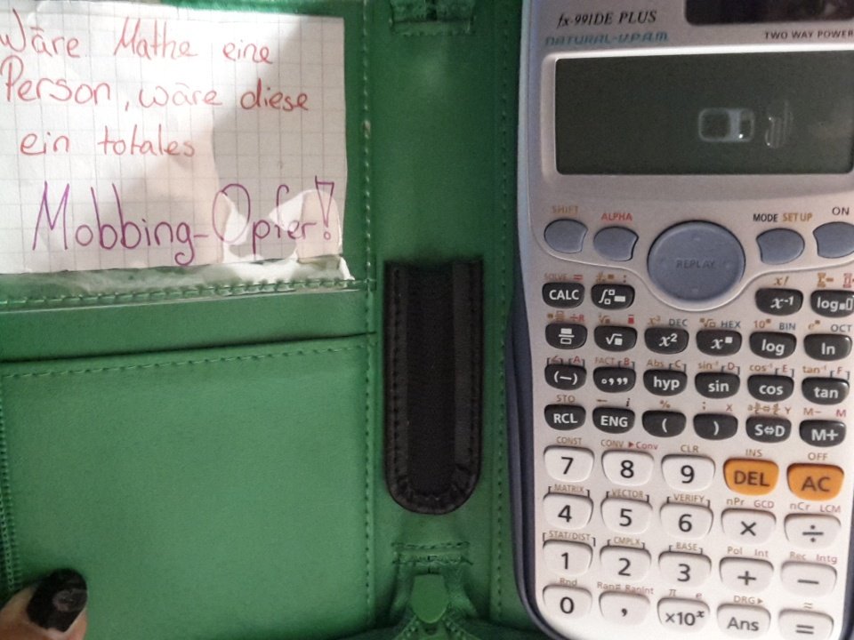 ayemcelina's tweet photo. 😂 @dimakoslowski 😂
Warst du früher gut in mathe ?😂
#AskDima https://t.co/FB5NfZ20Xi