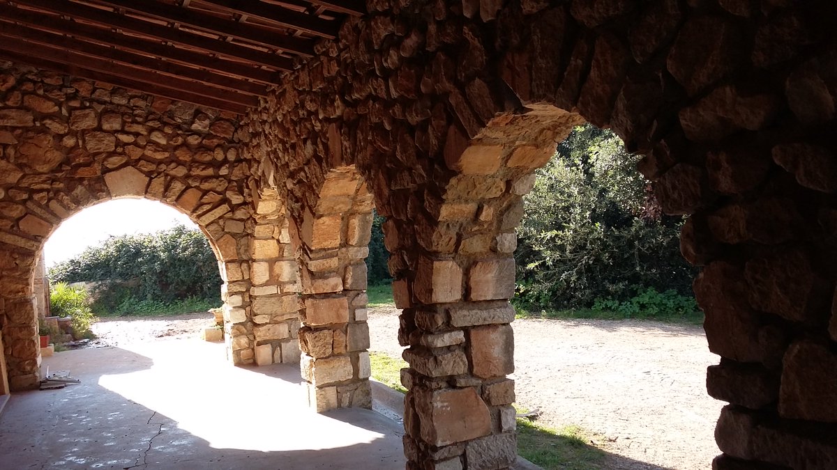 ovacances's tweet photo. L'équipe commerciale du Palais fait découvrir #Cannes aux pros du tourisme venus pour #ILTM ! Ce matin, St Honorat! https://t.co/HwzyM8BiSx