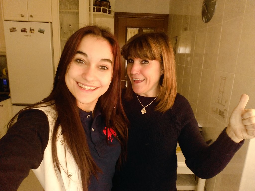 SharaiMarques's tweet photo. 18 años de relación y ese si es amor verdadero. 💙💖 #LoveMamma #Zapeando505 https://t.co/h7jhKqPrPI