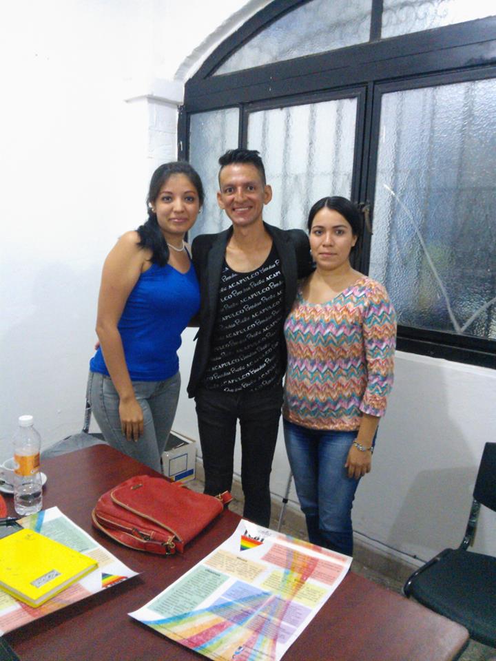 MigrantesLGBT's tweet photo. #Taller #Tapachula #ServidoresPubicos #Checala
https://t.co/3mLzuWXOrN https://t.co/wQlc9BoLka
