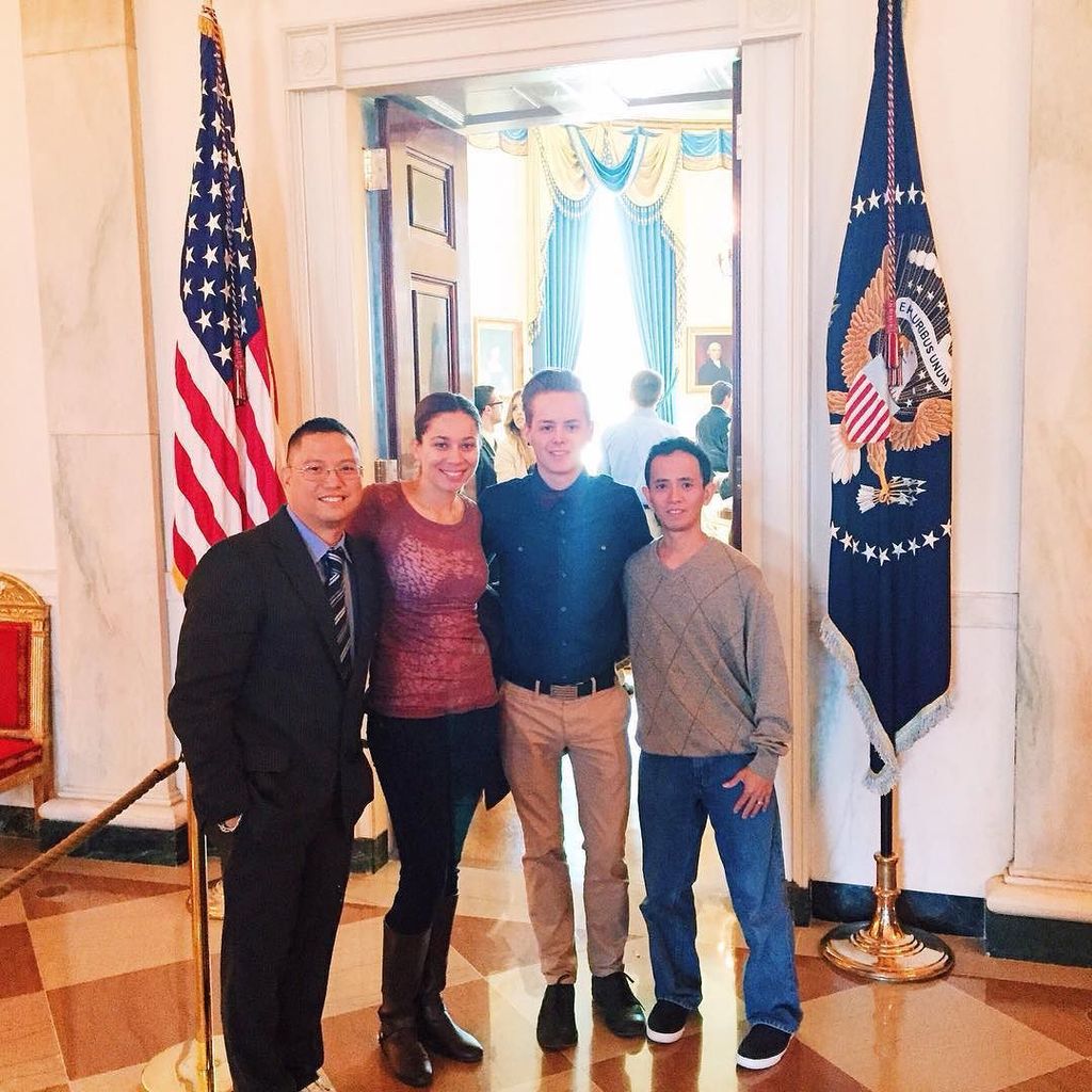 2MStreet's tweet photo. How cool is this! Some of the 2M team got to tour the White House last week. You guys look right at home! #2MLife https://t.co/6t8tNs6ixp