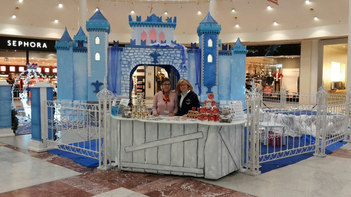 fondazionemeyer's tweet photo. E' arrivato lo stand @fondazionemeyer al centro commerciale @IGIGLI ! 
#IoAiutoilMeyer https://t.co/4yOF7JPJyX https://t.co/bTuOcG2NxM