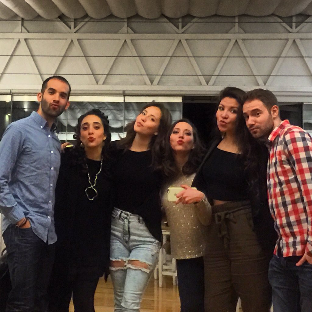 ODETTEVT's tweet photo. Si los quiero! Jajaja @SuarezOlmos @NatSaltiel @JimenaLunaD @Nedelka_Sotelo @BatiFournier https://t.co/tA6b6r5ll4