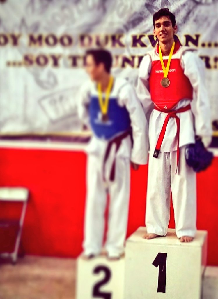 ramsgarha's tweet photo. Gran dia el de ayer! Torneo TKD.
#PrimerLugar #CombateLibre
Cansado pero feliz! :) https://t.co/Gu61HlNvBb