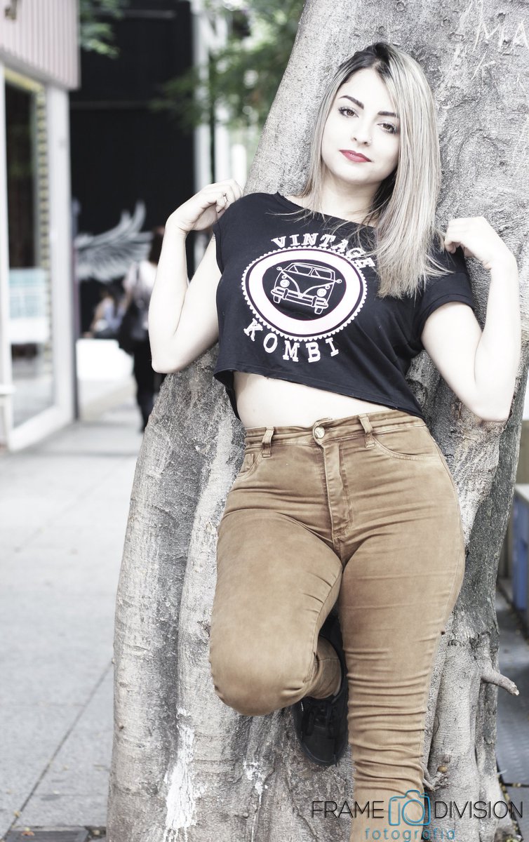 phottoframe's tweet image. Ensaio fotográfico com a modelo @__karoolis #Photograph #Foto #FrameDivision #Pro #Canon #Nikon #AvPaulista #Foco