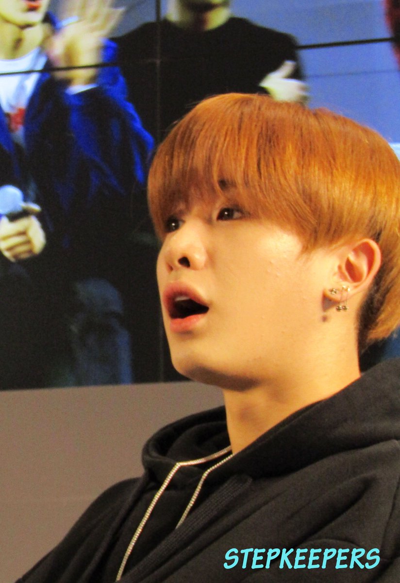 karmanmirl's tweet photo. 151130 MONSTA X @ Hollywood Plaza
#MONSTA_X #몬스타엑스  #wonho #원호 https://t.co/zrixp4WJzB
