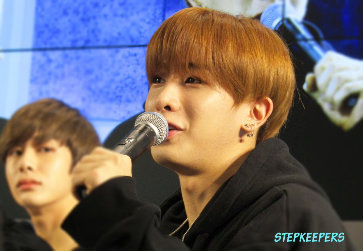 karmanmirl's tweet photo. 151130 MONSTA X @ Hollywood Plaza
#MONSTA_X #몬스타엑스  #wonho #원호 https://t.co/zrixp4WJzB