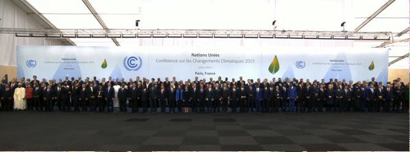 wanda_devries's tweet photo. Op hoop van zegen, anders in de toekomst nog véél meer regen... #COP21 #Parijs https://t.co/29ytCGkkh8