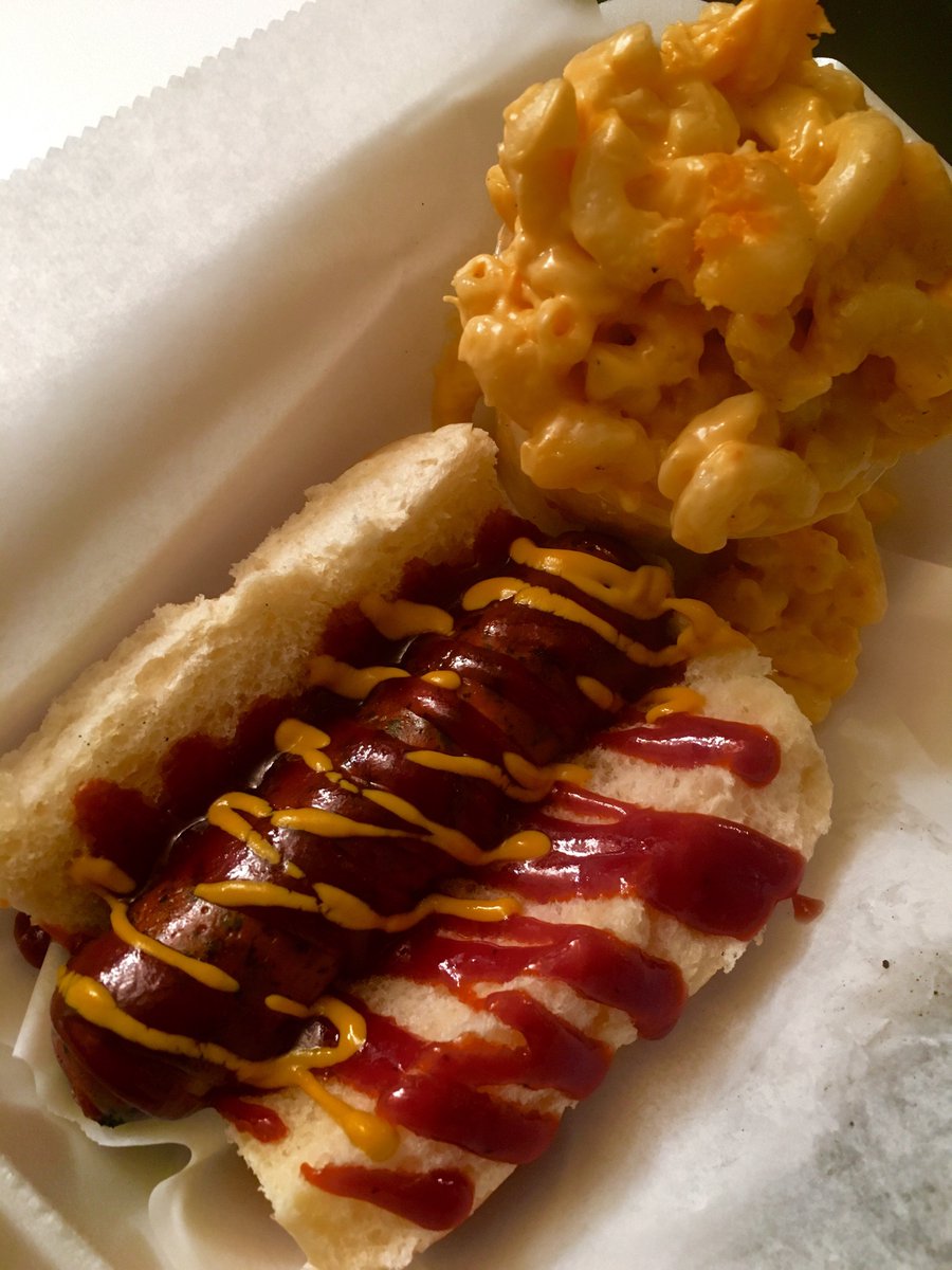 PenieceLeGall's tweet photo. Chicken sausage snack pack w/ a side of Slap Yo’ Mama Mac &amp; Cheese #misspskitchen #atlfoodtrucks #buckhead #latenite https://t.co/BDO9rPSTAM